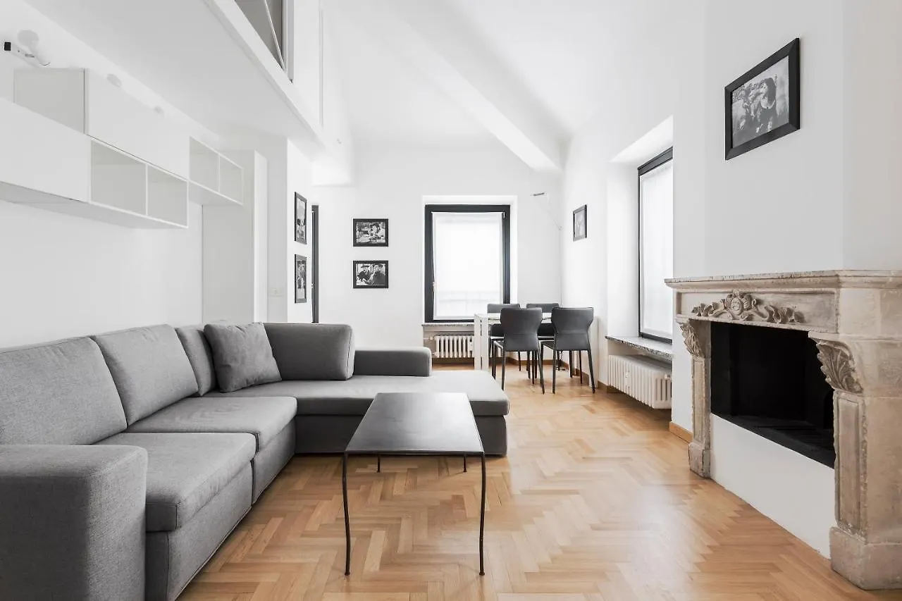 Living Brera, A Unique Experience - Vicolo Fiori Apartment Milan